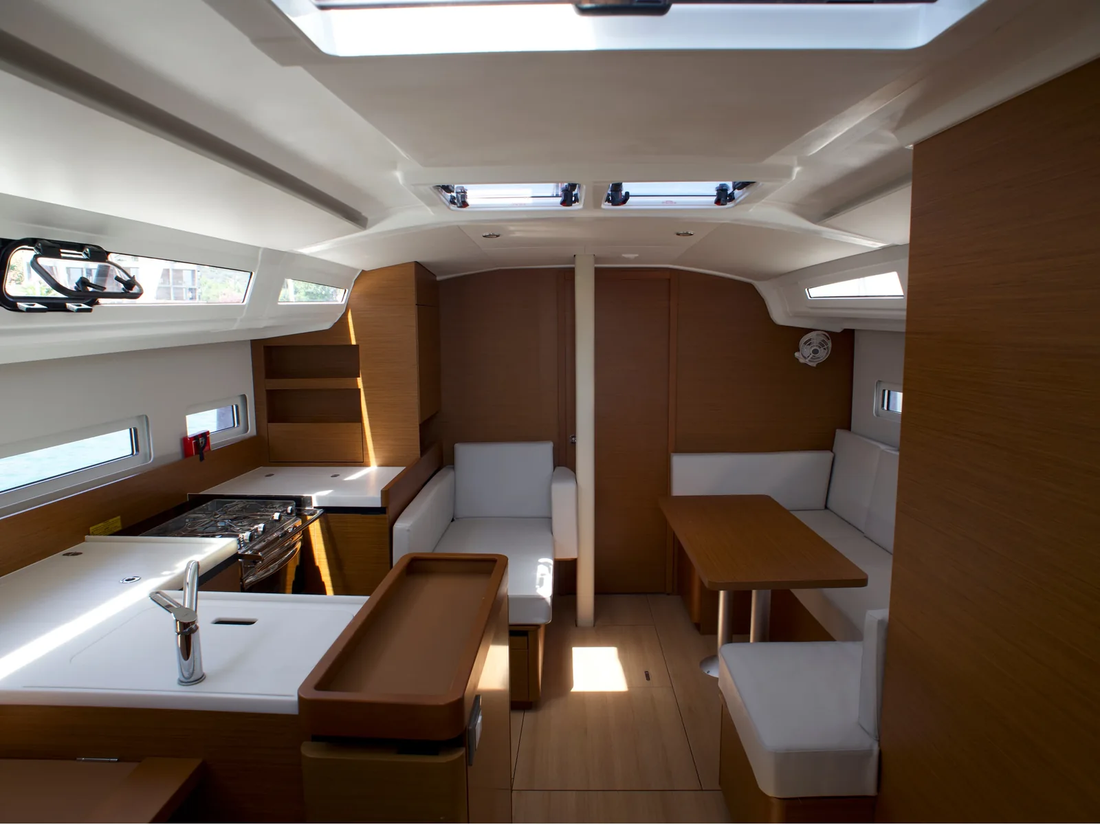Yacht JEANNEAU Sun Odyssey 410 - Eugenie - Foto 1