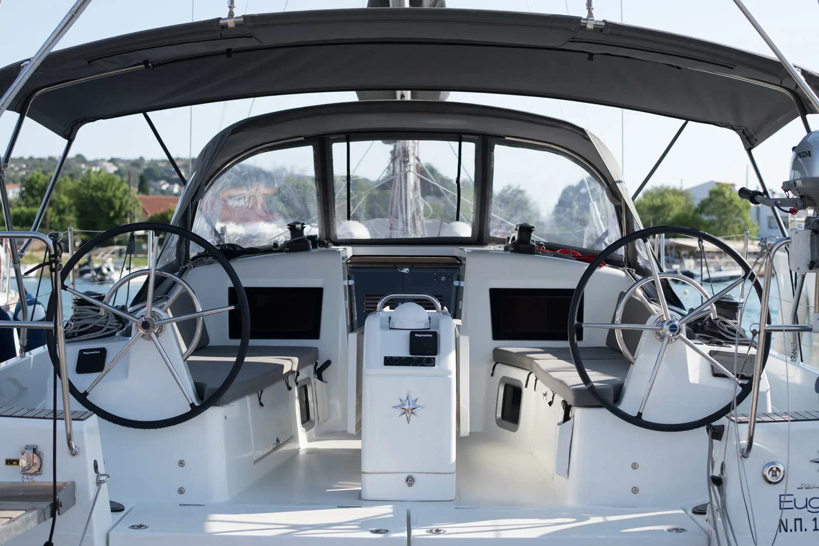 Yacht JEANNEAU Sun Odyssey 410 - Eugenie - Foto 1