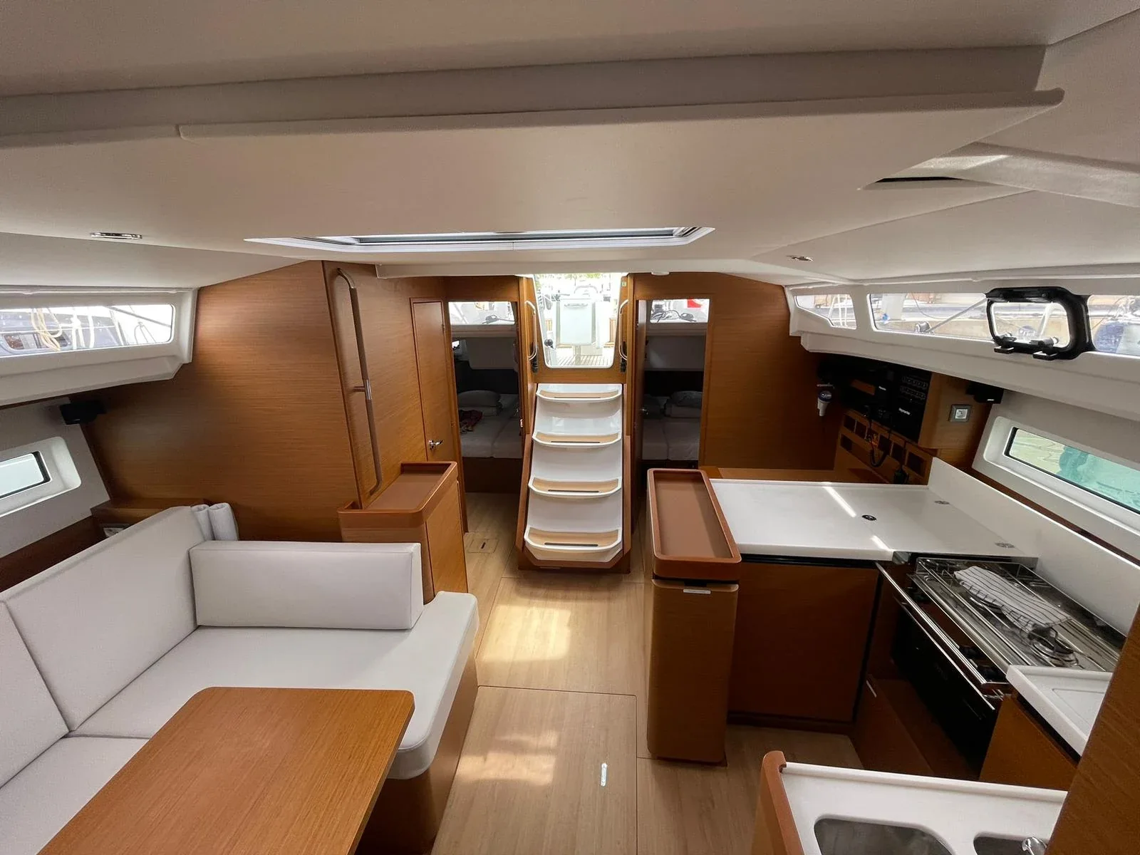 Yacht JEANNEAU Sun Odyssey 440 - Alboran Amaretto - Foto 1
