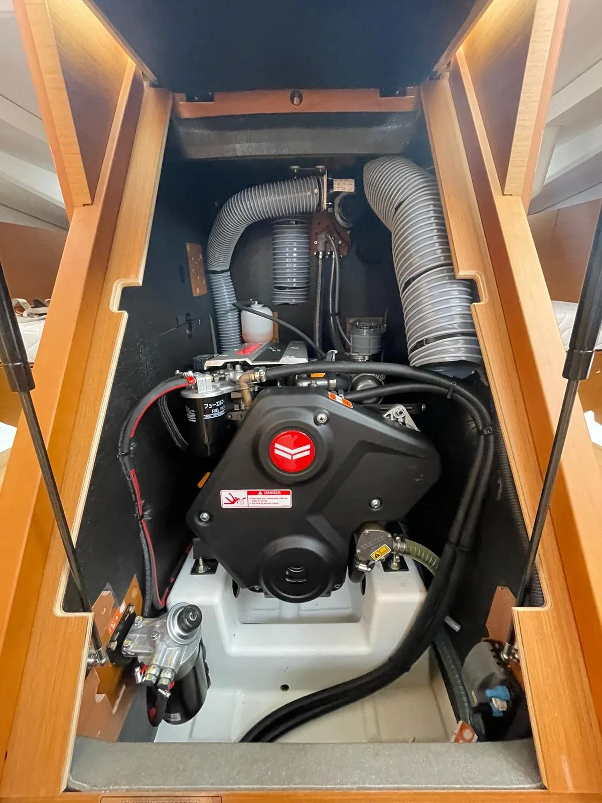 Yacht JEANNEAU Sun Odyssey 440 - Alboran Amaretto - Foto 1