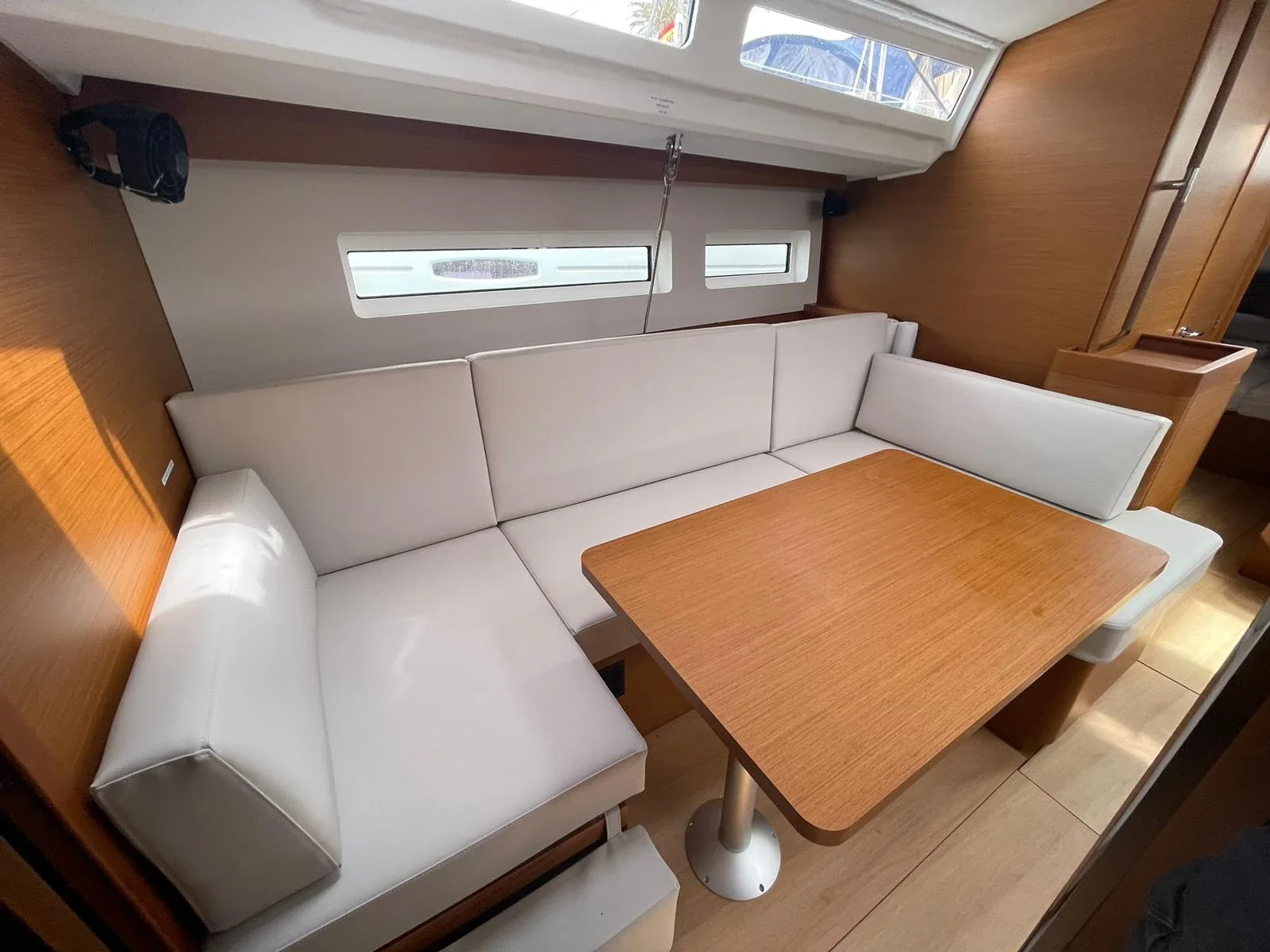 Yacht JEANNEAU Sun Odyssey 440 - Alboran Amaretto - Foto 1