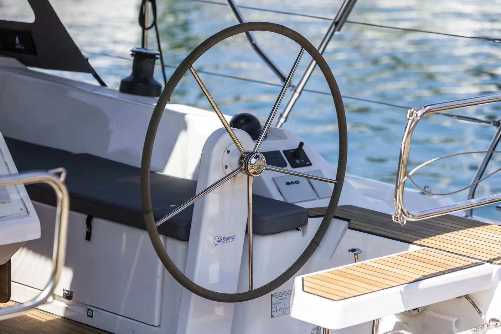 Yacht BAVARIA C42 - Marashino