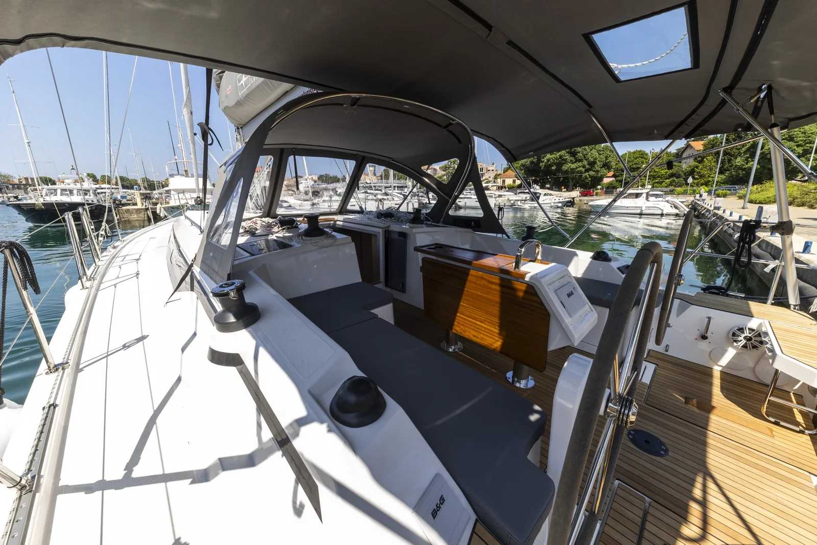 Yacht BAVARIA C42 - Marashino - Foto 1