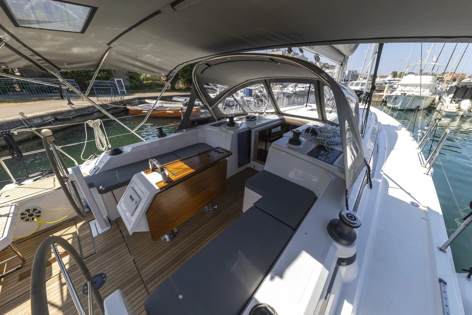 Yacht BAVARIA C42 - Marashino - Foto 1