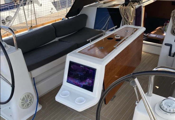 Yacht DUFOUR 460 Grand Large - Newt