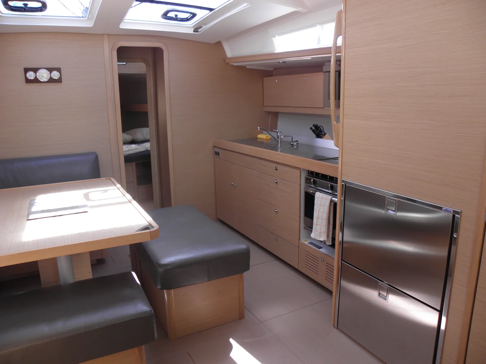 Yacht DUFOUR 460 Grand Large - Newt - Foto 1