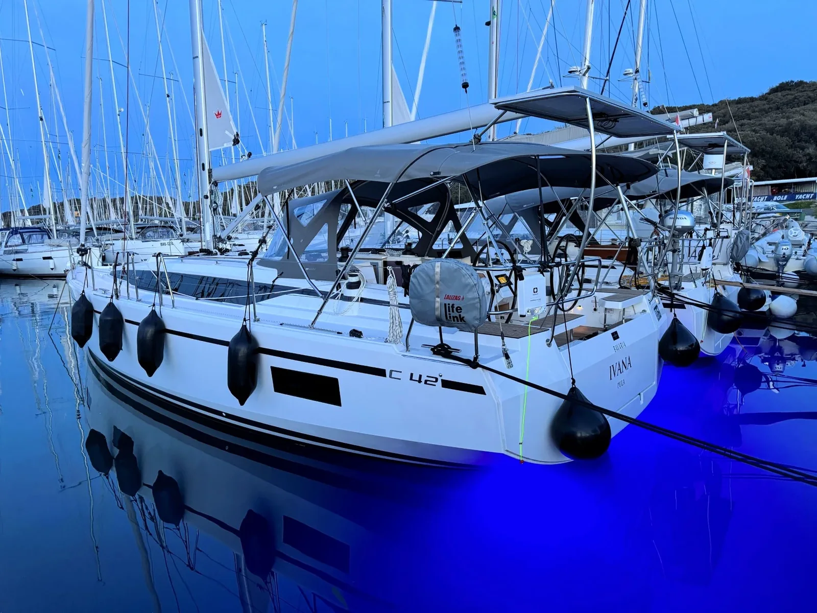 Yacht BAVARIA C42 - Ivana - Foto 1