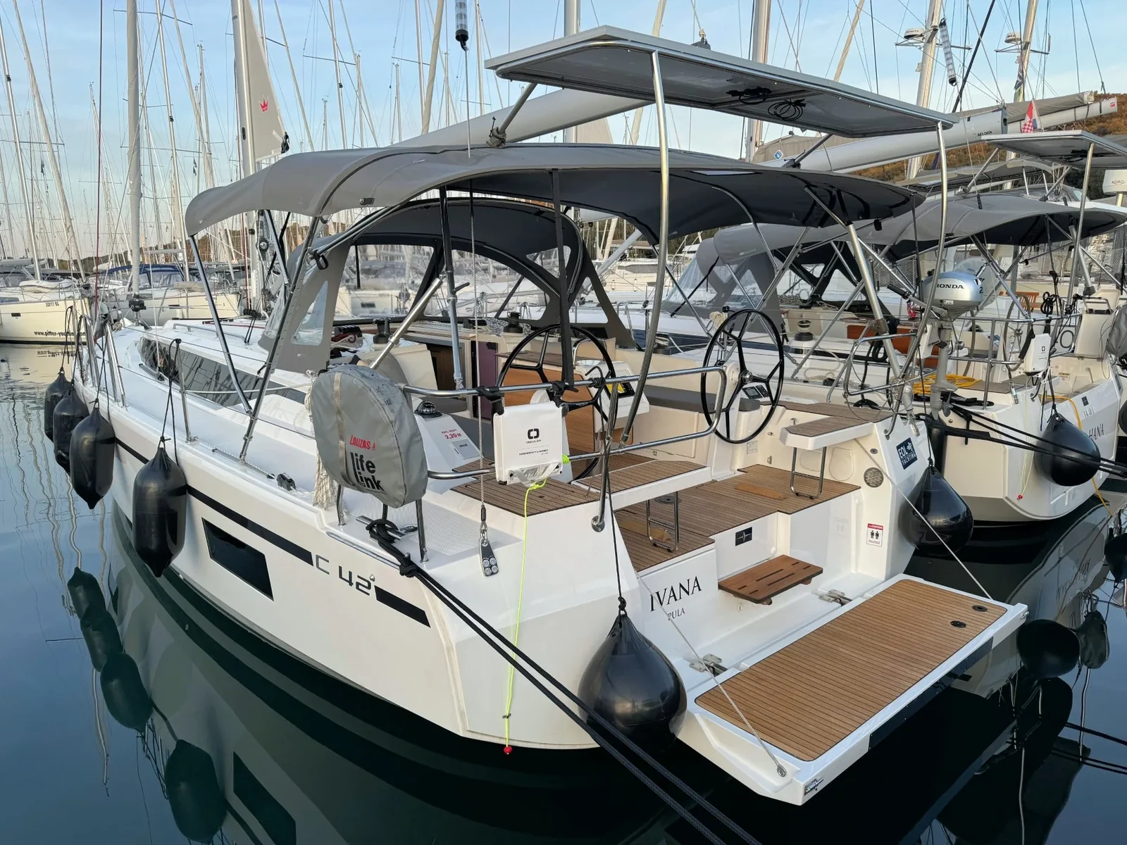 Yacht BAVARIA C42 - Ivana - Foto 1