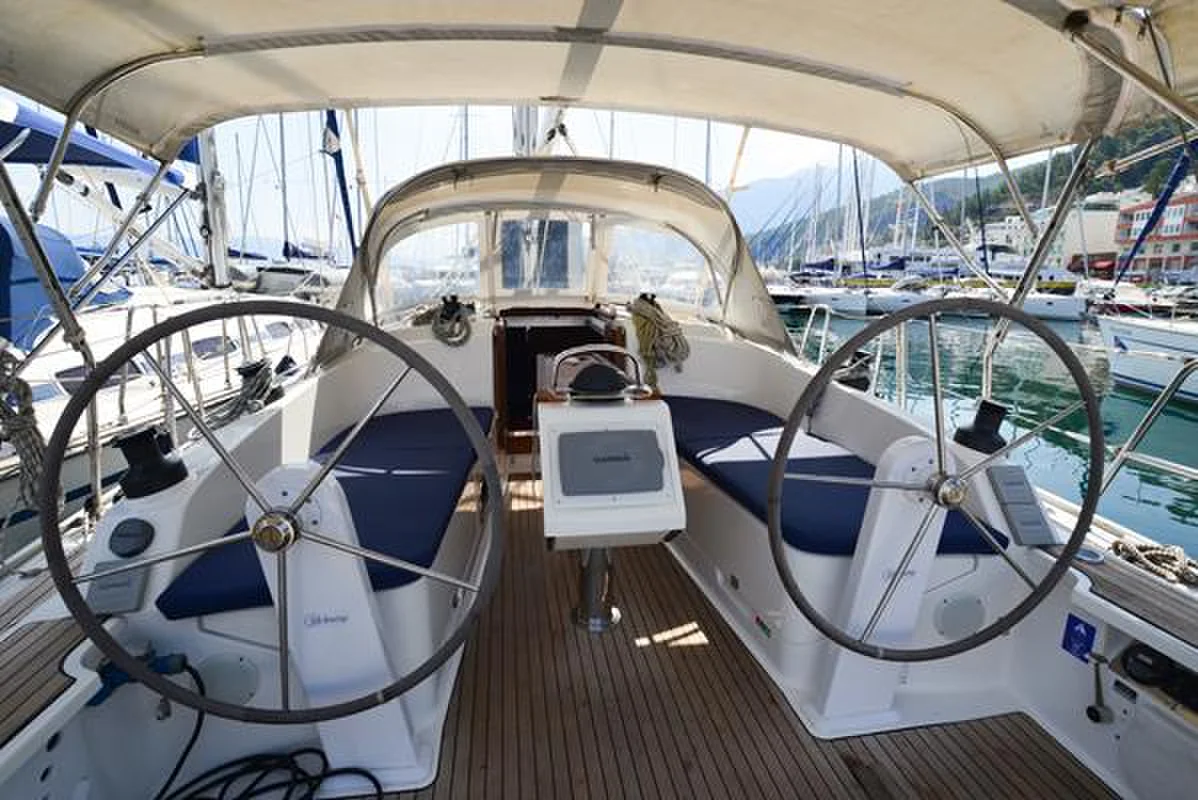 Yacht BAVARIA Cruiser 37 - Kedi