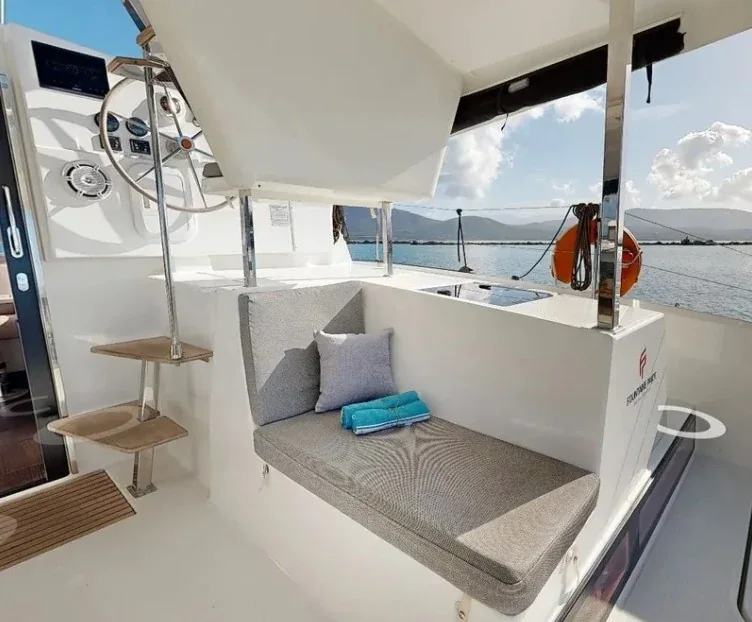 Yacht FOUNTAINE PAJOT Isla 40 - Blue Serenity - Foto 1