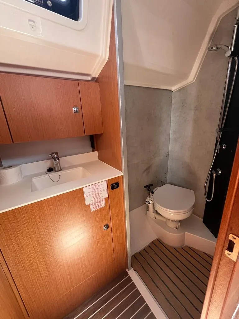 Yacht BAVARIA C42 - Kirka - Foto 1