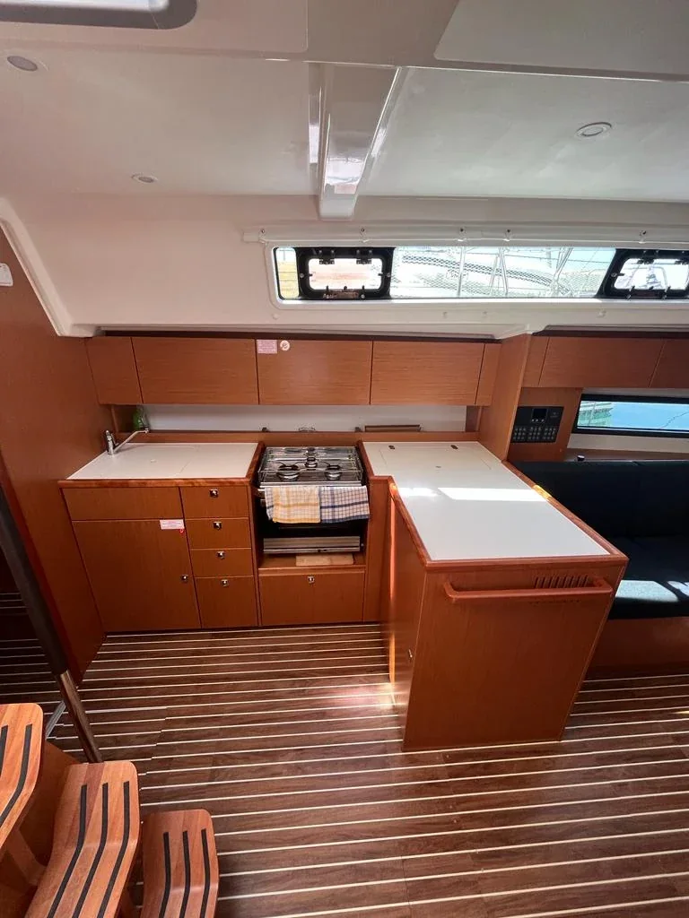 Yacht BAVARIA C42 - Kirka - Foto 1