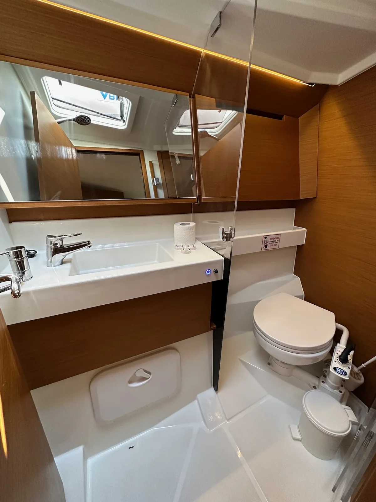 Yacht JEANNEAU Sun Odyssey 410 - Wind Kiss - Foto 12