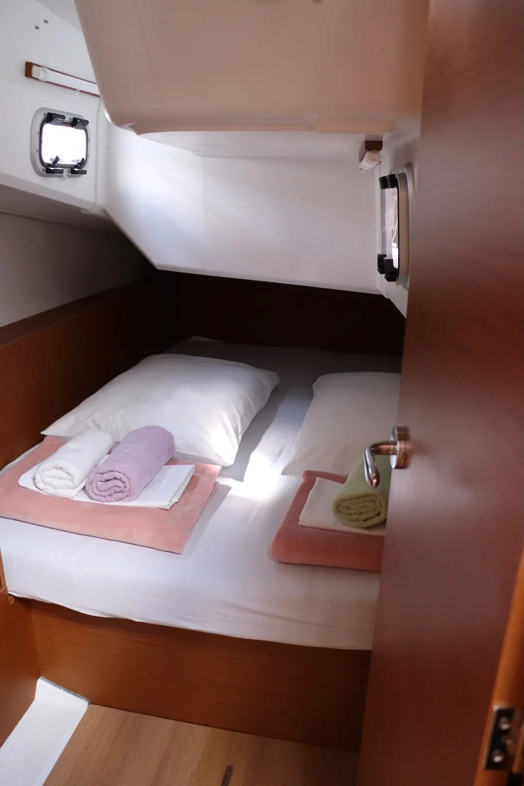 Yacht JEANNEAU Sun Odyssey 380 - Bura Kiss - Foto 1