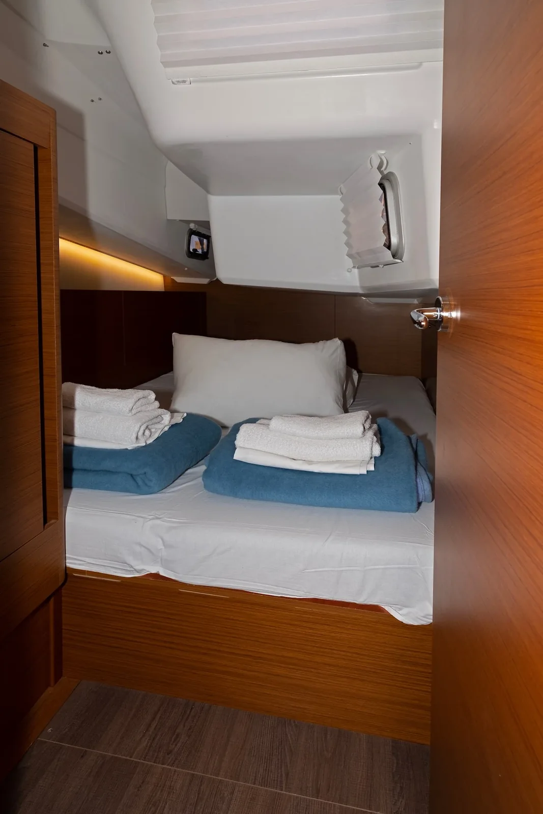 Yacht JEANNEAU Sun Odyssey 410 - Midnight Kiss - Foto 1