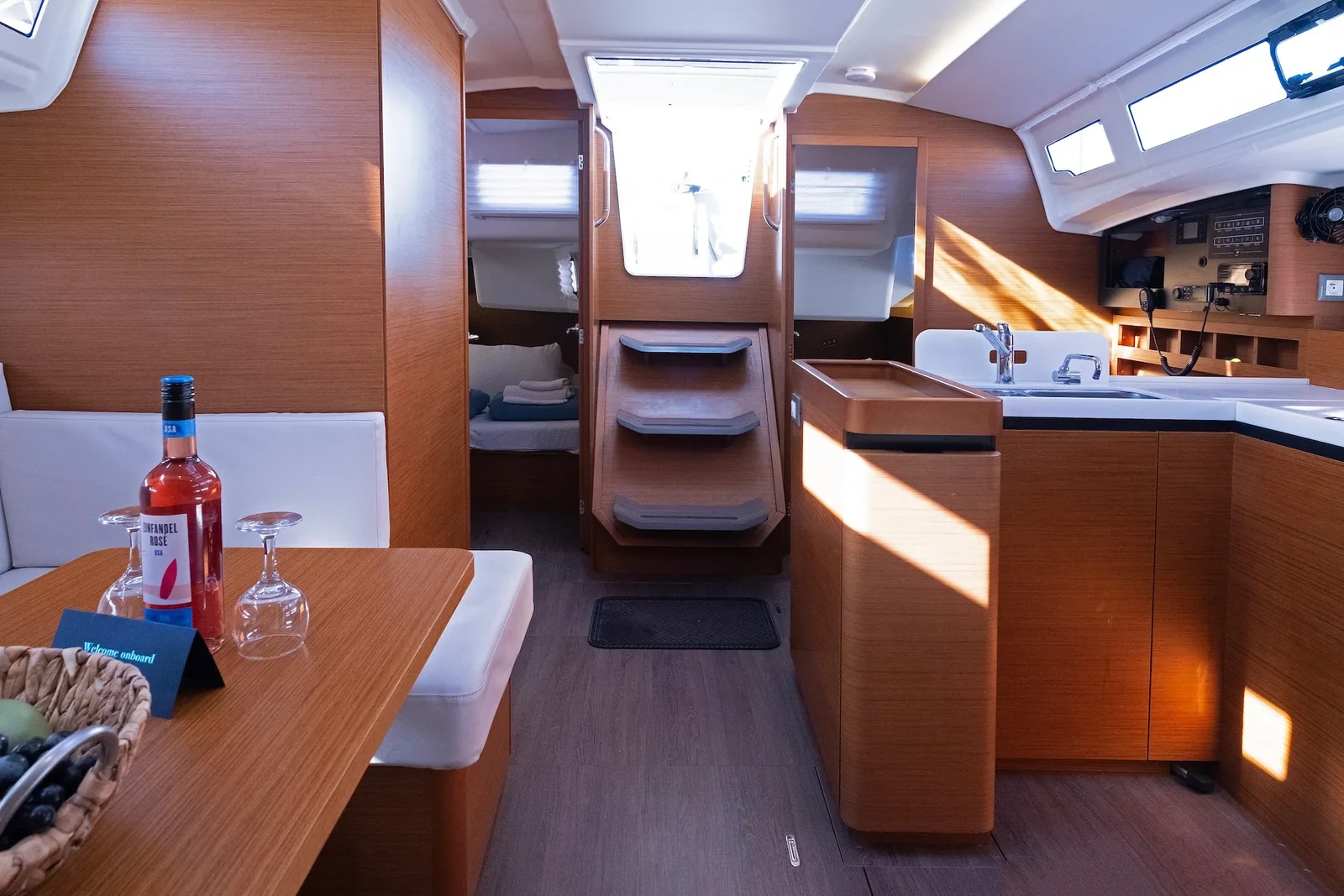 Yacht JEANNEAU Sun Odyssey 410 - Midnight Kiss - Foto 1