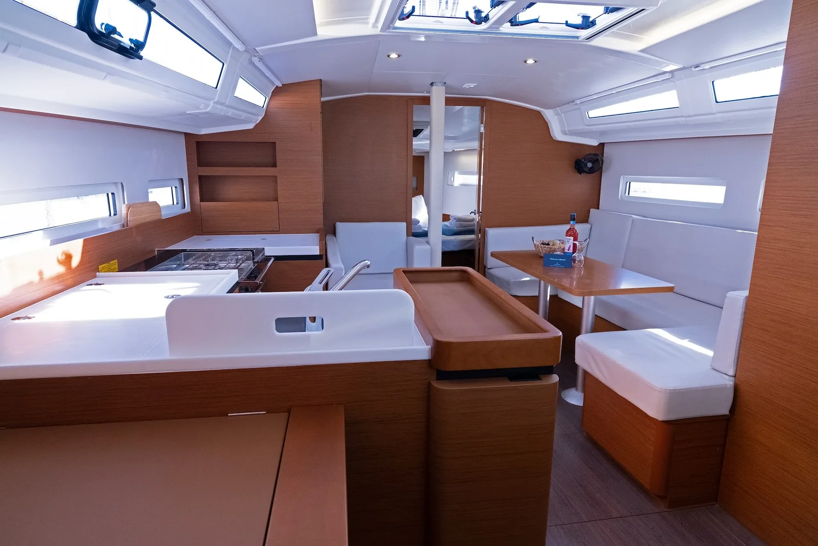 Yacht JEANNEAU Sun Odyssey 410 - Midnight Kiss - Foto 1
