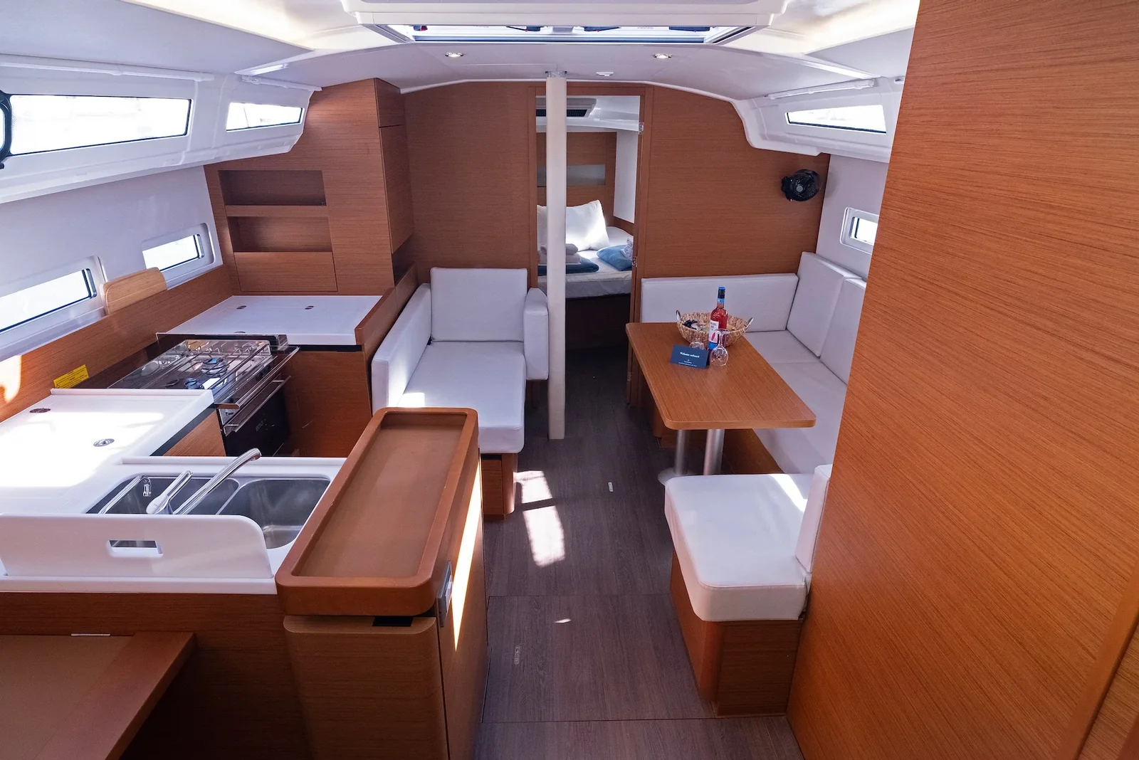Yacht JEANNEAU Sun Odyssey 410 - Midnight Kiss - Foto 1