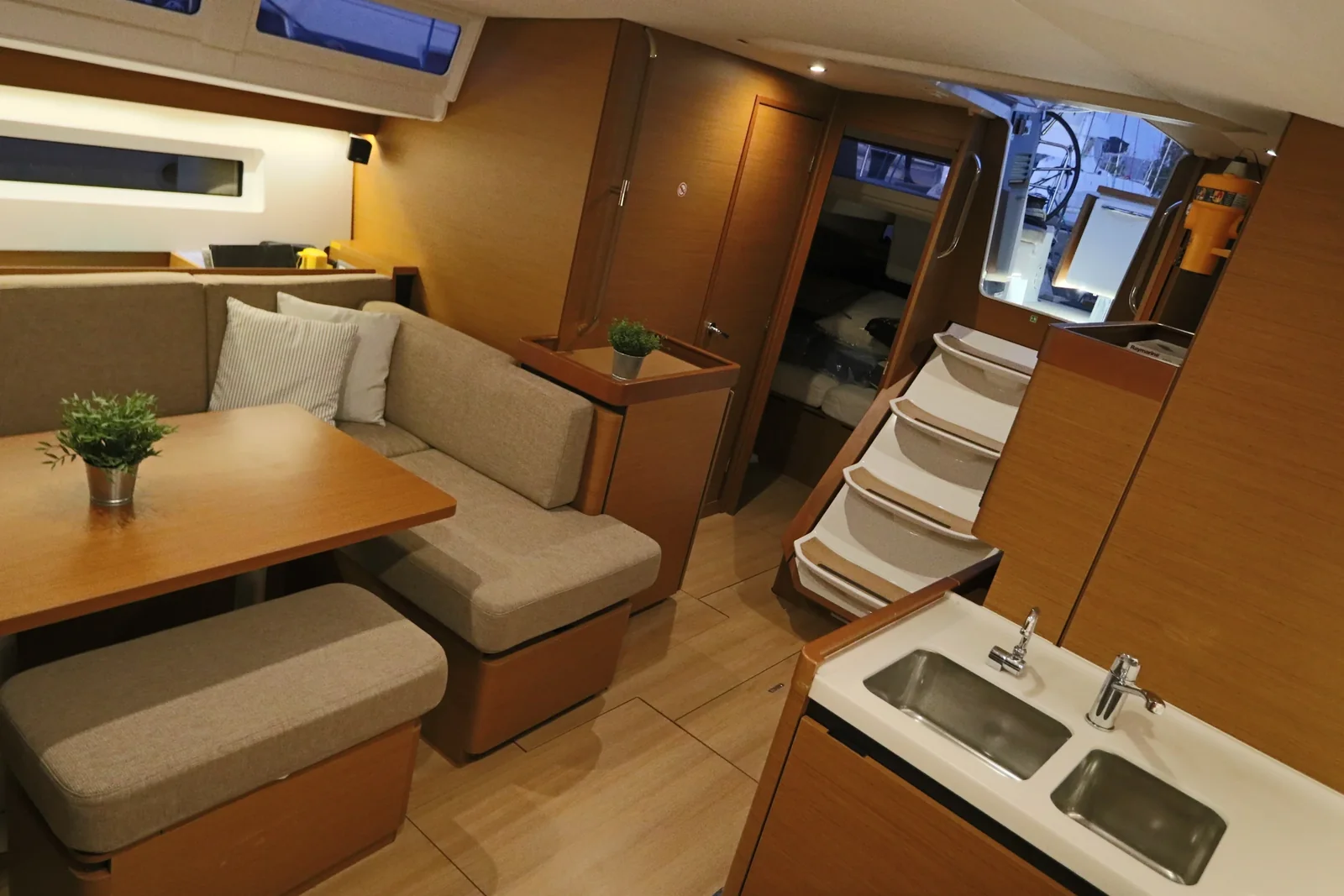 Yacht JEANNEAU Sun Odyssey 490 - Aqua Fun - Foto 1