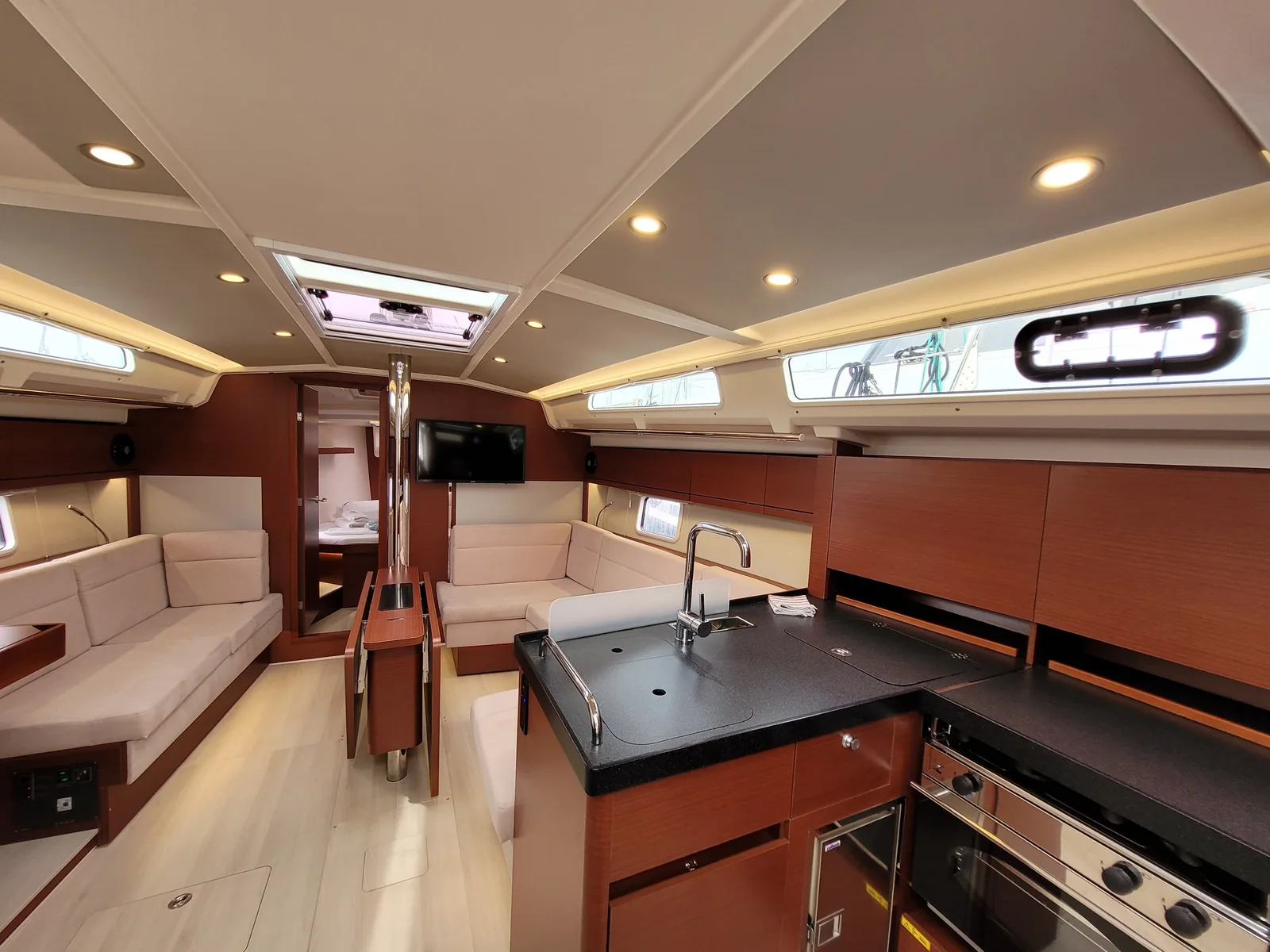 Yacht HANSE 418 - heNa - Foto 1