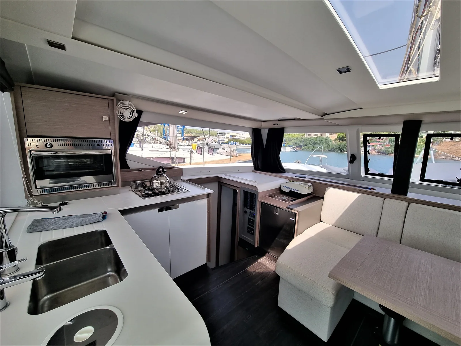 Yacht FOUNTAINE PAJOT Isla 40 - Joy - Foto 1