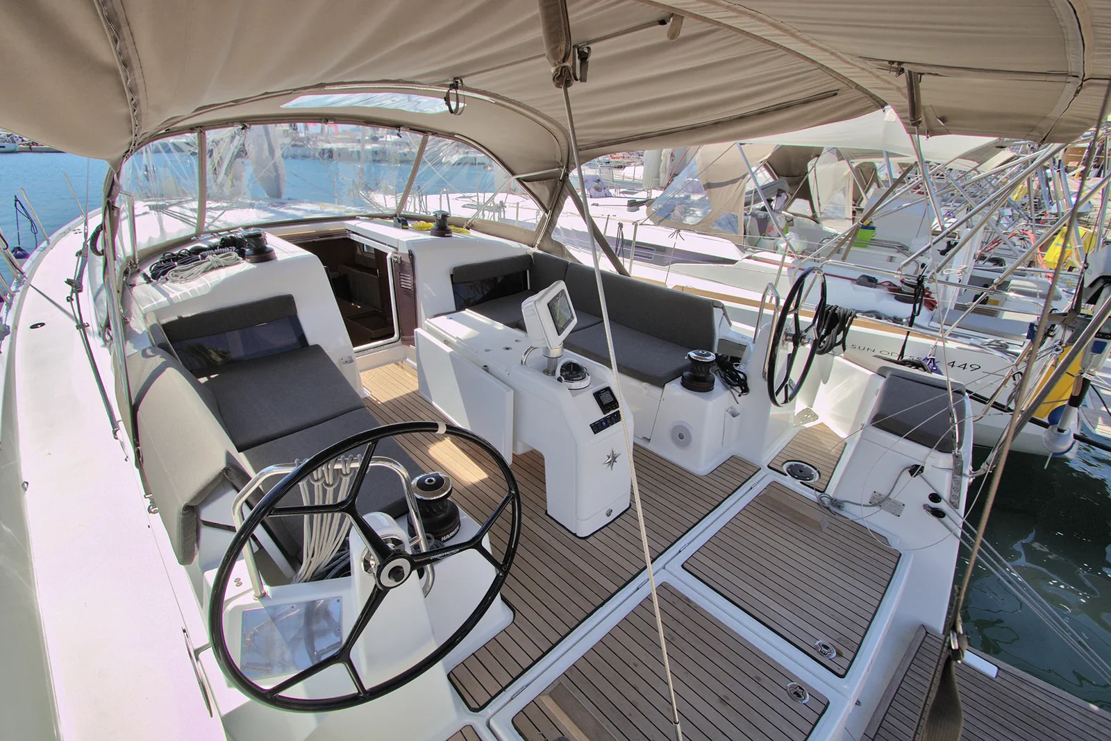 Yacht JEANNEAU Sun Odyssey 490 - Menelaos - Foto 1