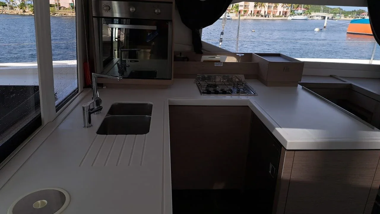 Yacht FOUNTAINE PAJOT Astrea 42 - Marguerite - Foto 1