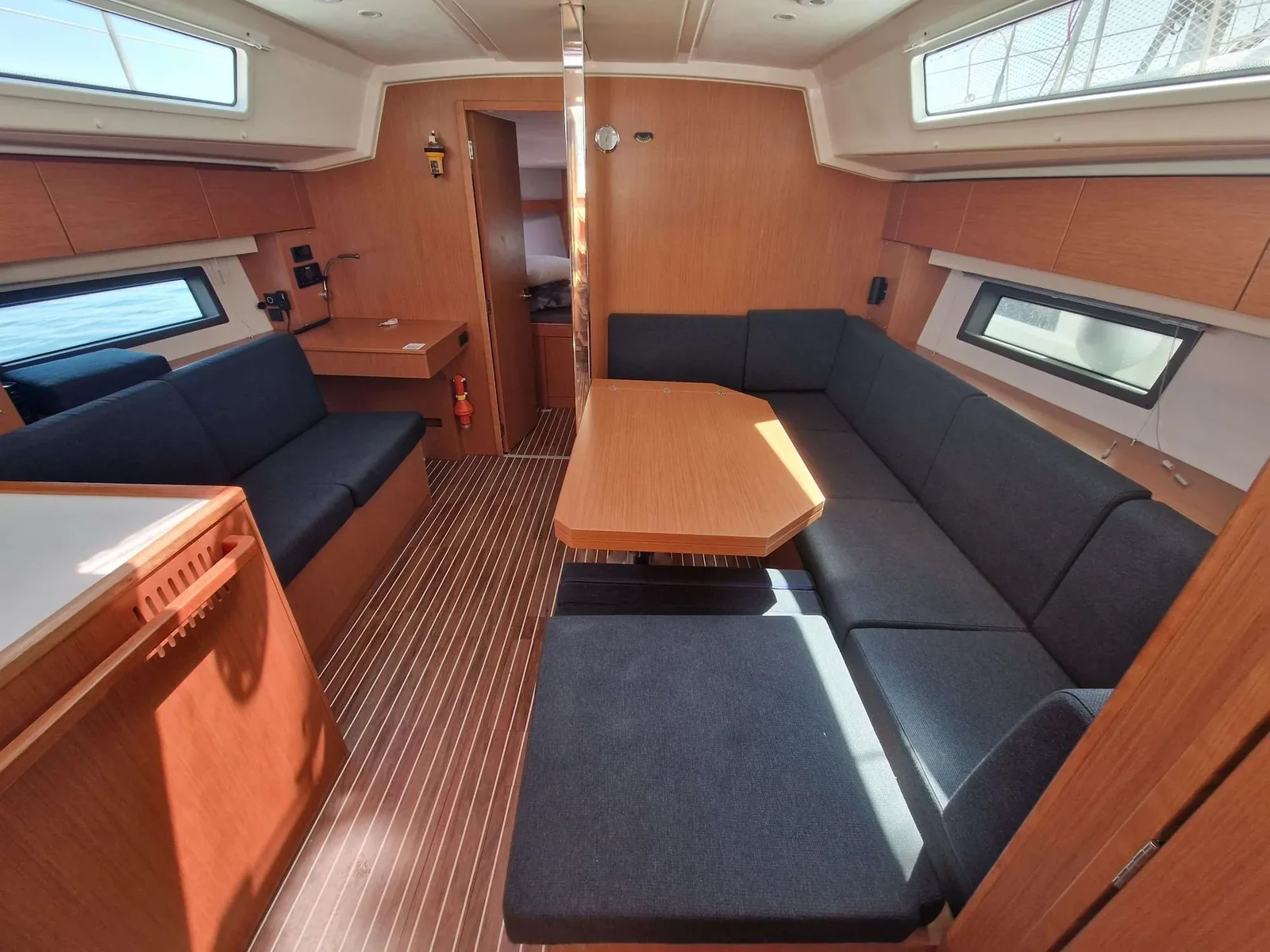 Yacht BAVARIA C42 - Amalia - Foto 1
