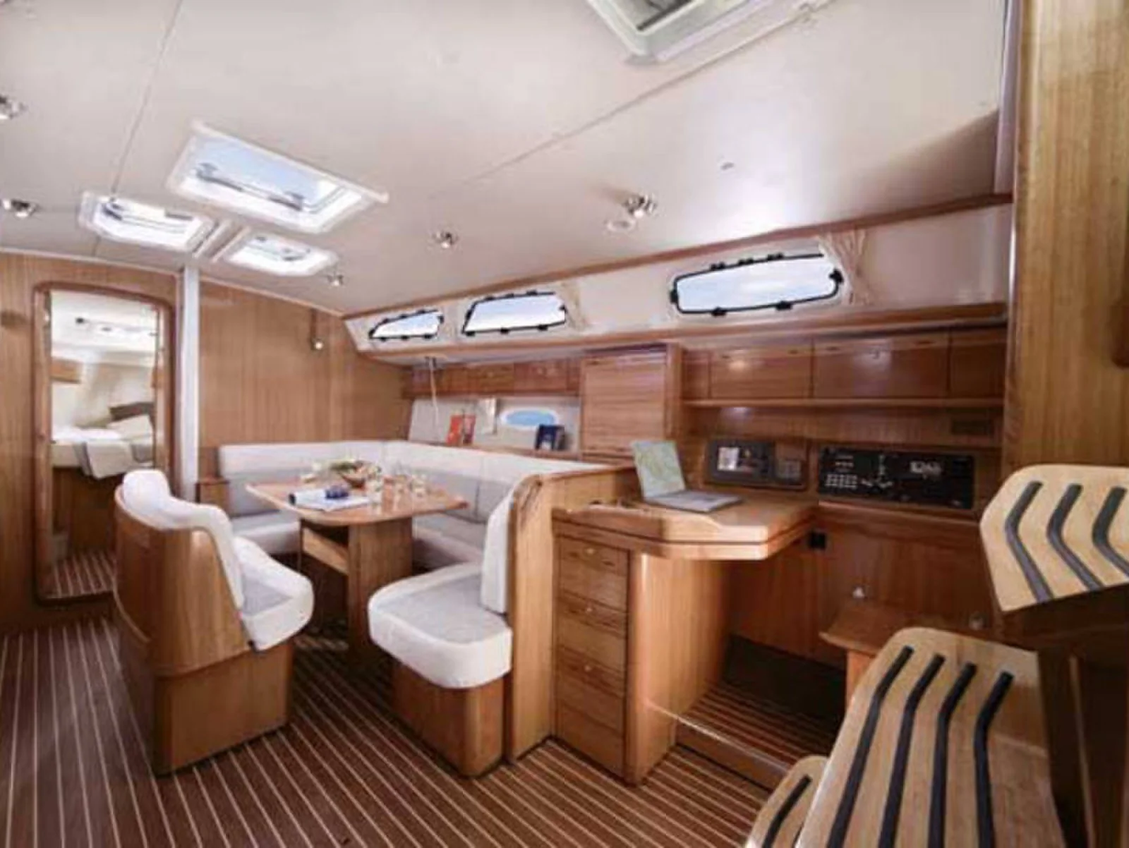 Yacht BAVARIA 40 Cruiser - Luna - Foto 1