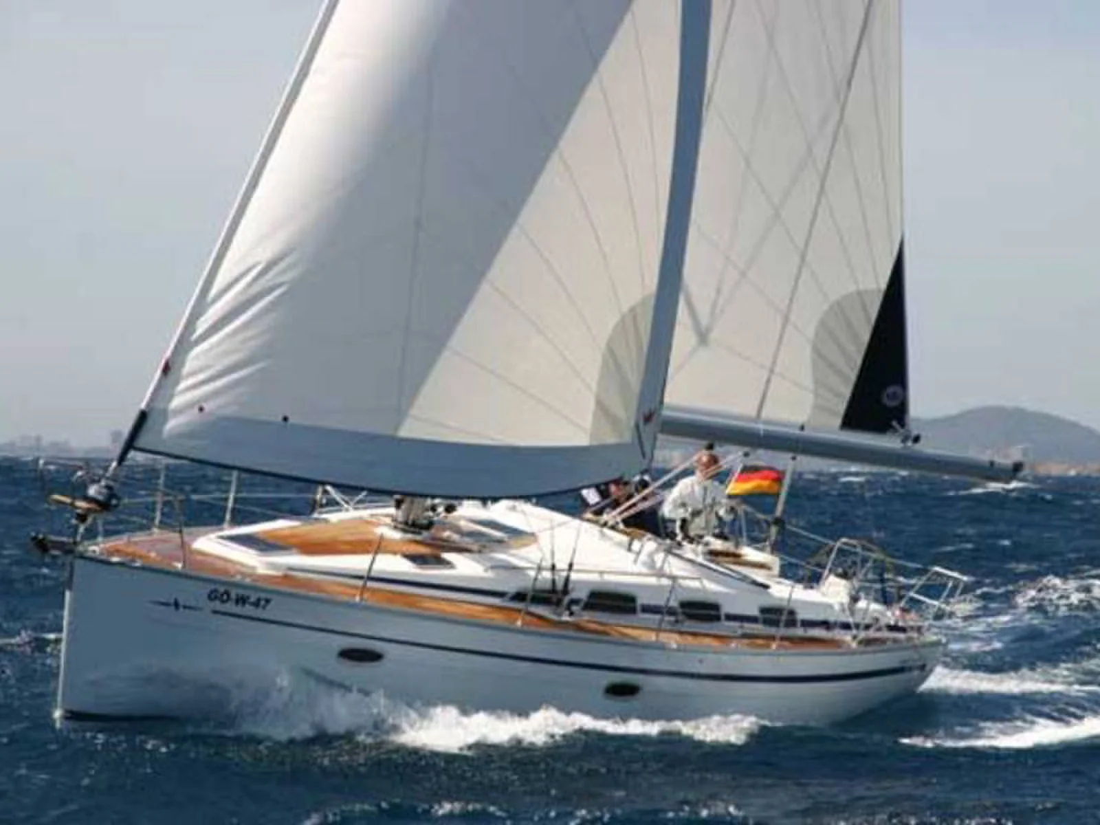 Yacht BAVARIA 40 Cruiser - Luna - Foto 1