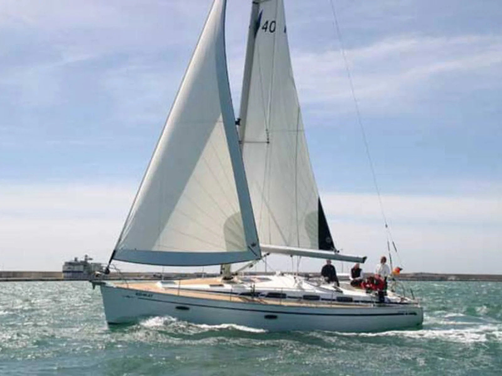 Yacht BAVARIA 40 Cruiser - Luna - Foto 1