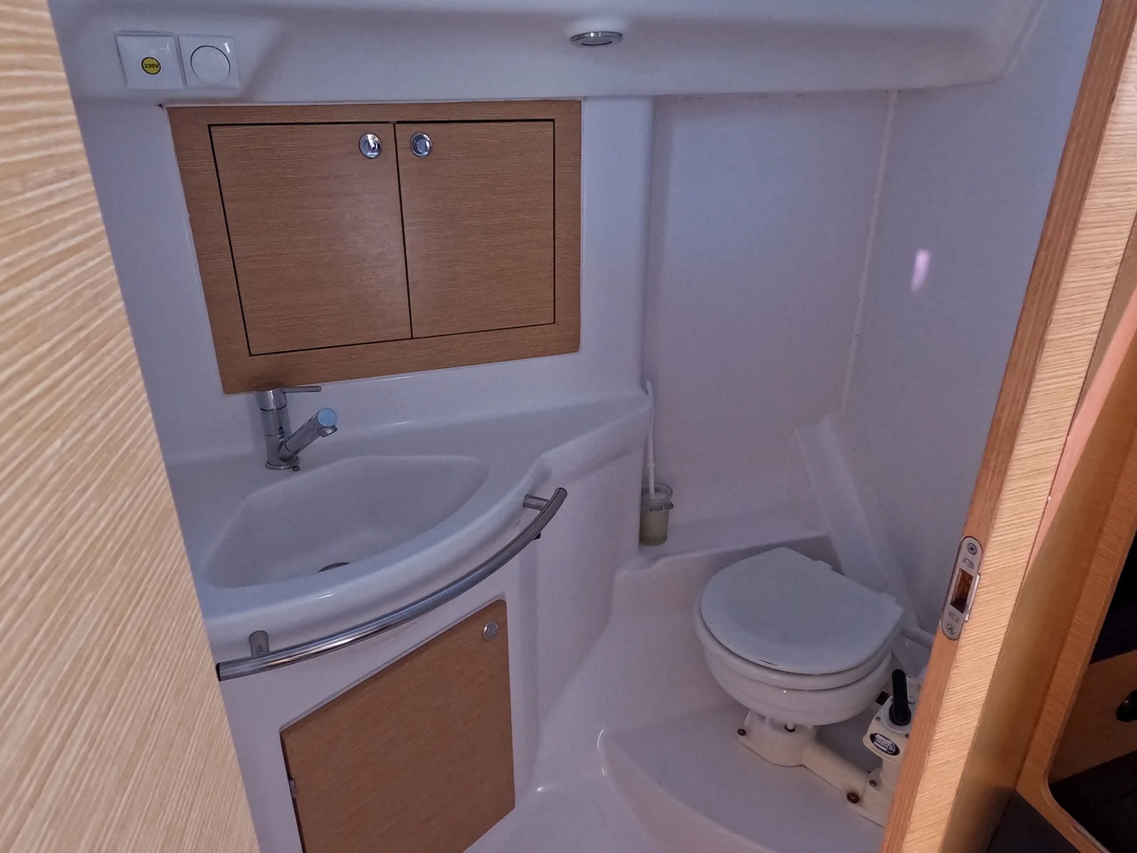 Yacht ELAN 354 Impression - Orange AS