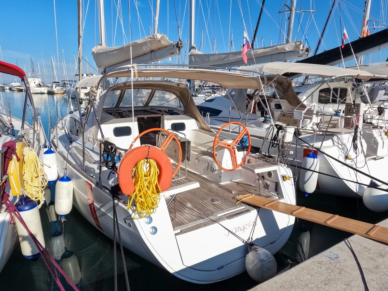 Yacht ELAN 354 Impression - Orange AS - Foto 1