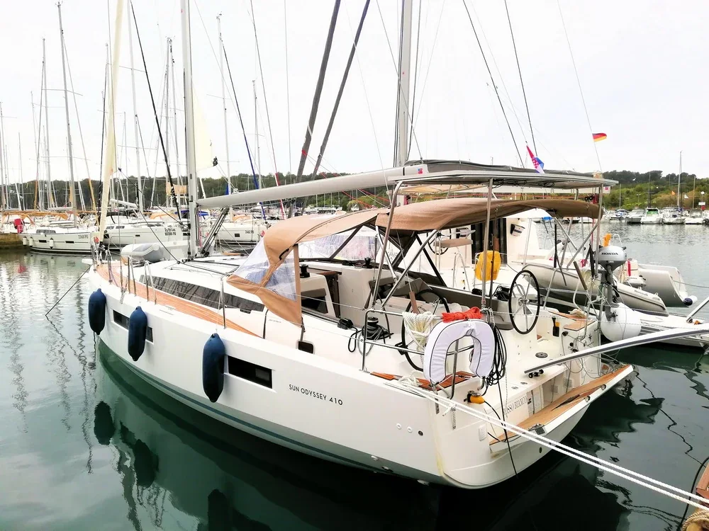 Yacht JEANNEAU Sun Odyssey 410 - Rosso Bianco - Foto 1