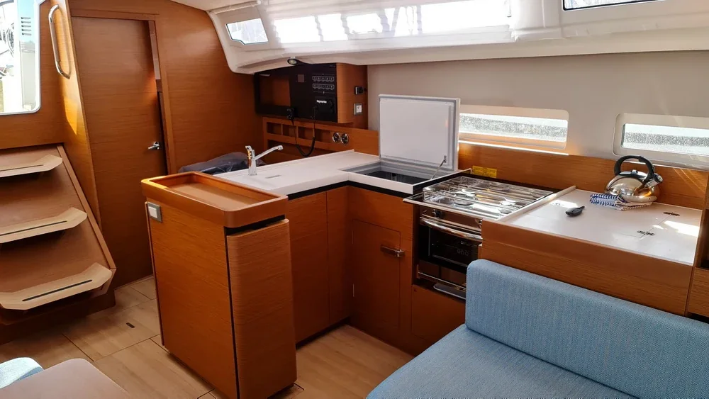 Yacht JEANNEAU Sun Odyssey 410 - Rosso Bianco - Foto 1
