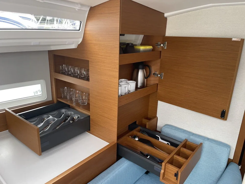Yacht JEANNEAU Sun Odyssey 410 - Rosso Bianco - Foto 1