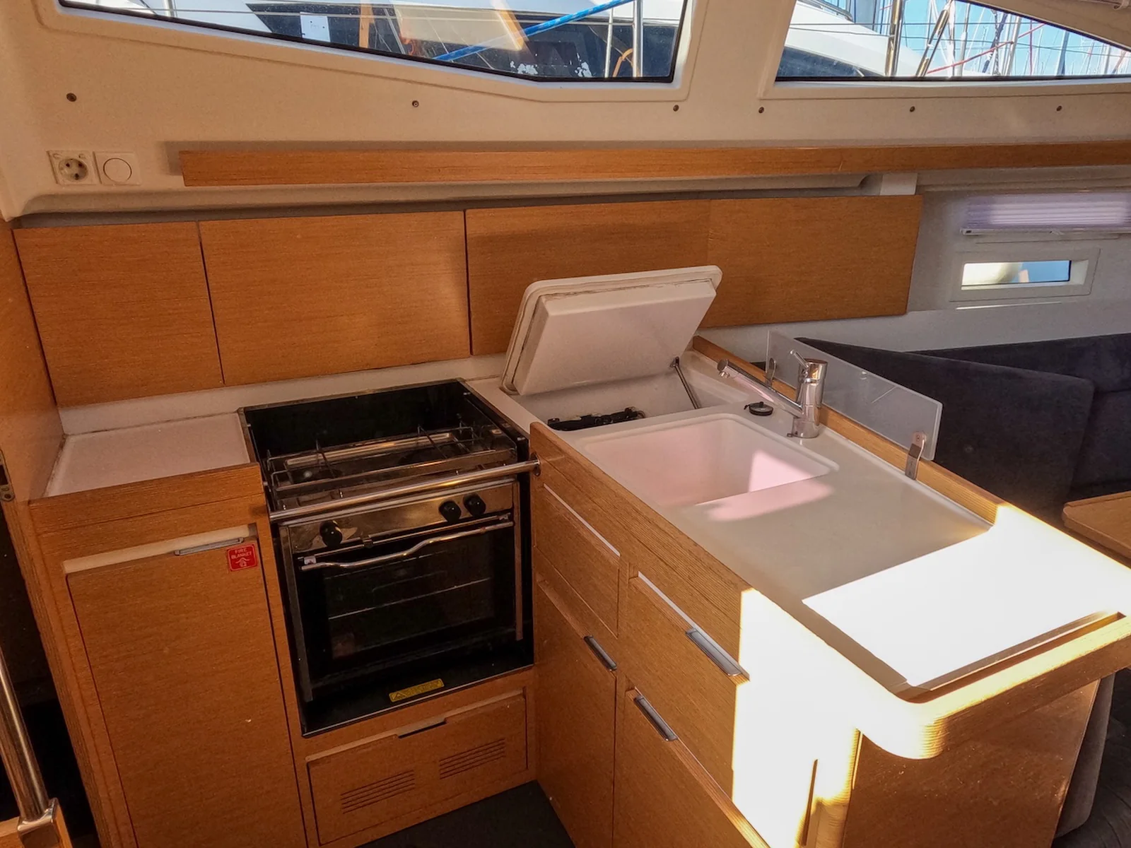Yacht ELAN 354 Impression - Orange AS - Foto 1