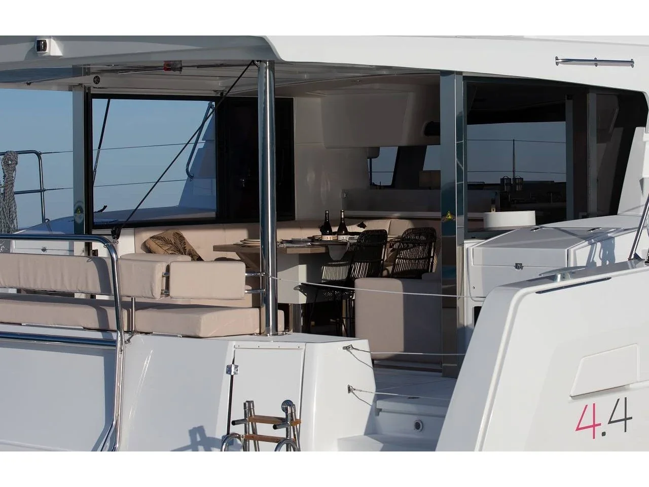 Yacht CATANA Bali 4.4 - Sara