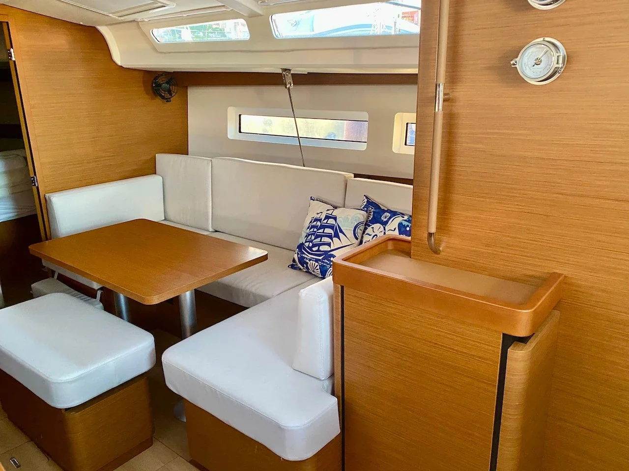 Yacht JEANNEAU Sun Odyssey 440 - Salva