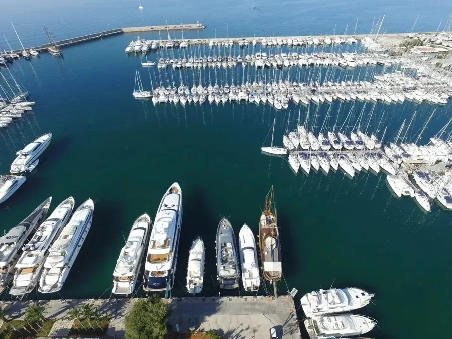 Yacht ELAN Impression 43 - Elena - Foto 1