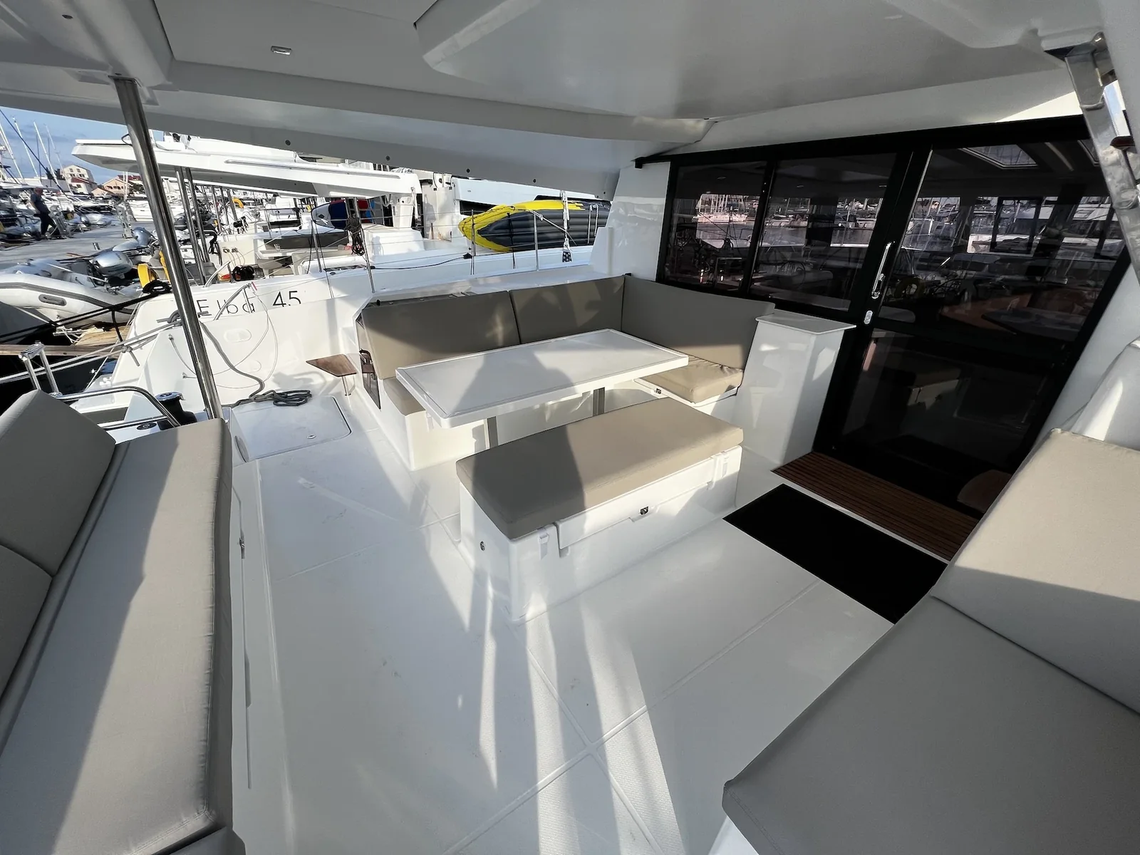 Yacht FOUNTAINE PAJOT Tanna 47 - Andy - Foto 1