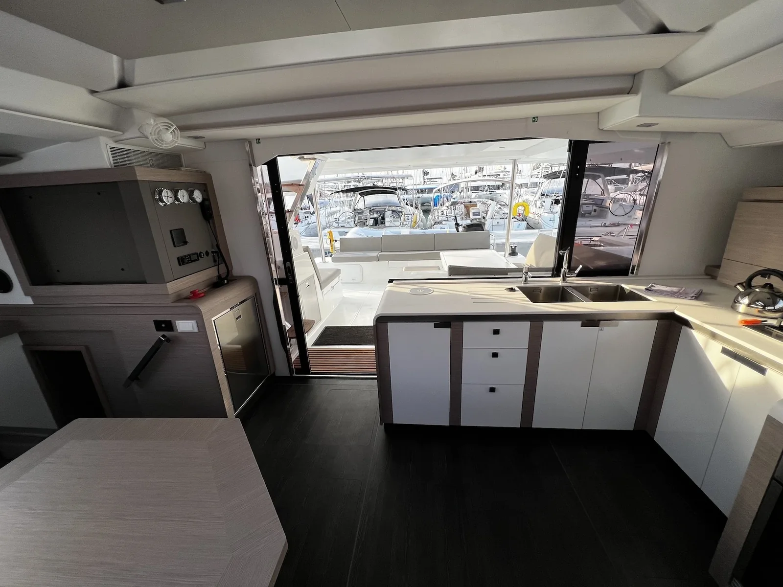 Yacht FOUNTAINE PAJOT Tanna 47 - Andy - Foto 1