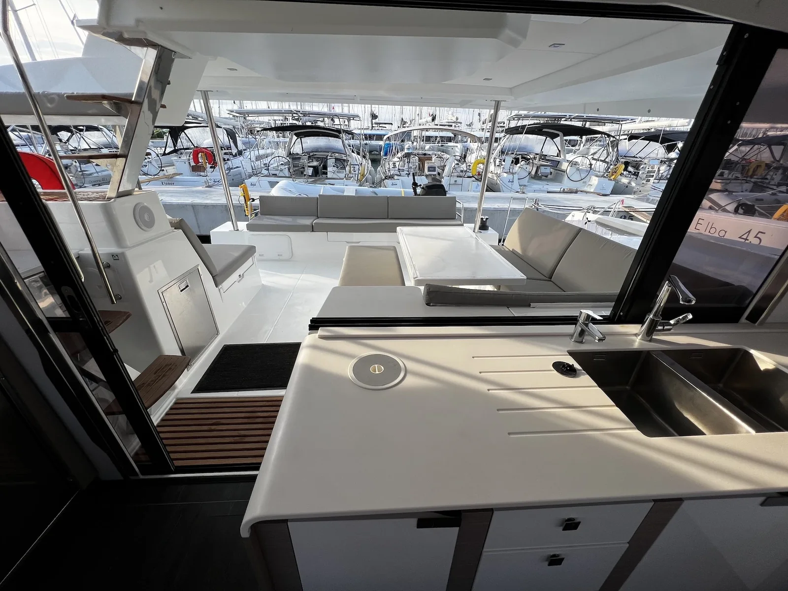 Yacht FOUNTAINE PAJOT Tanna 47 - Andy - Foto 1