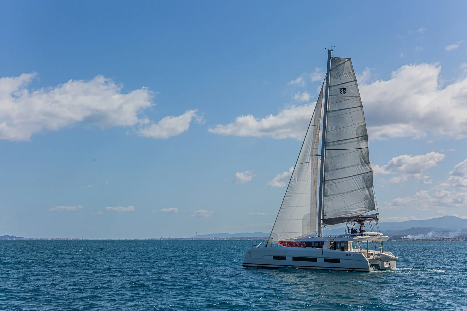 Yacht DUFOUR 48 Catamaran - Oblivion Planet - Foto 1