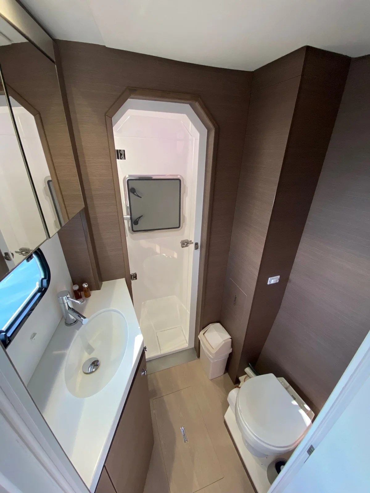 Yacht CATANA Bali 4.8 - Baša - Foto 1