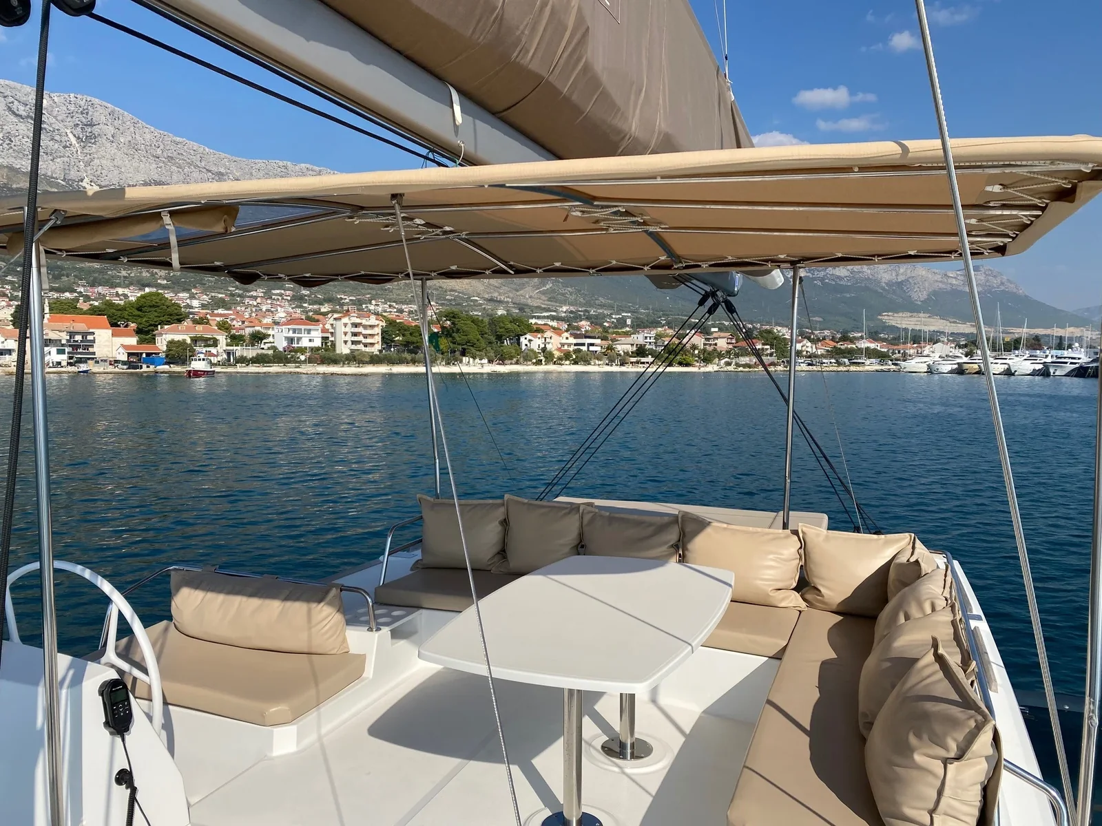 Yacht CATANA Bali 4.8 - Baša - Foto 1