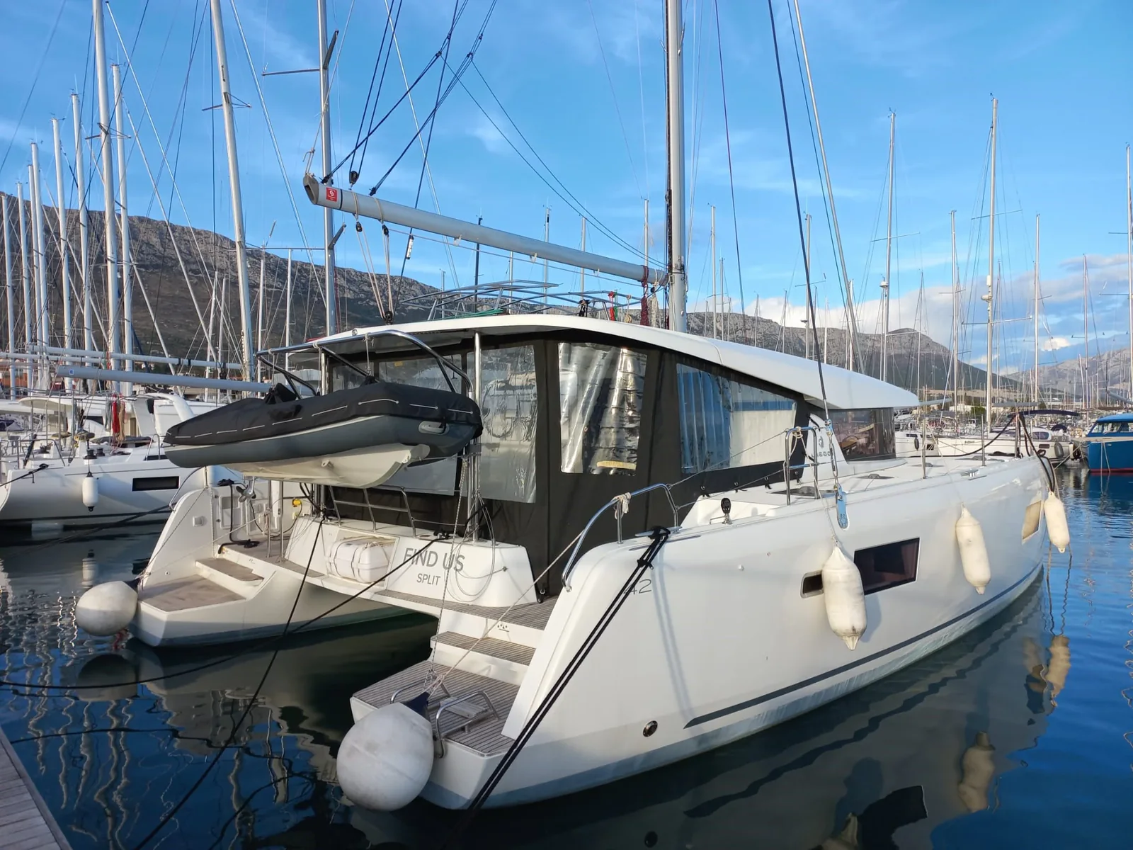 Yacht LAGOON 42 - Find us - Foto 1