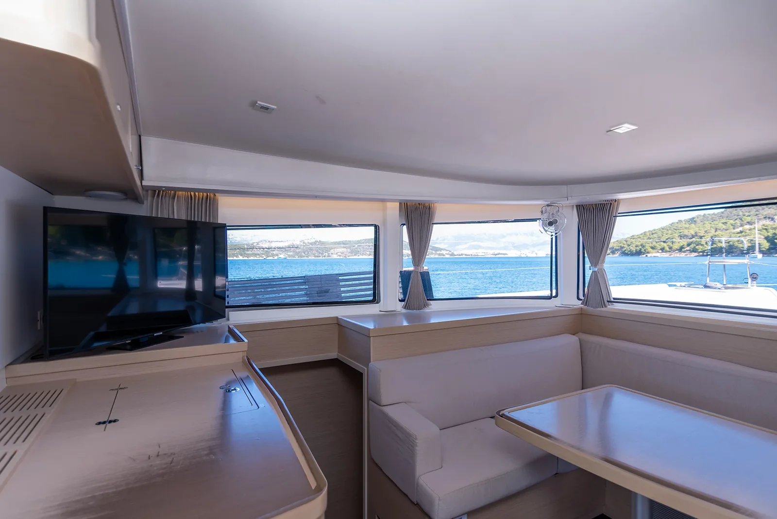 Yacht LAGOON 42 - Find us - Foto 1