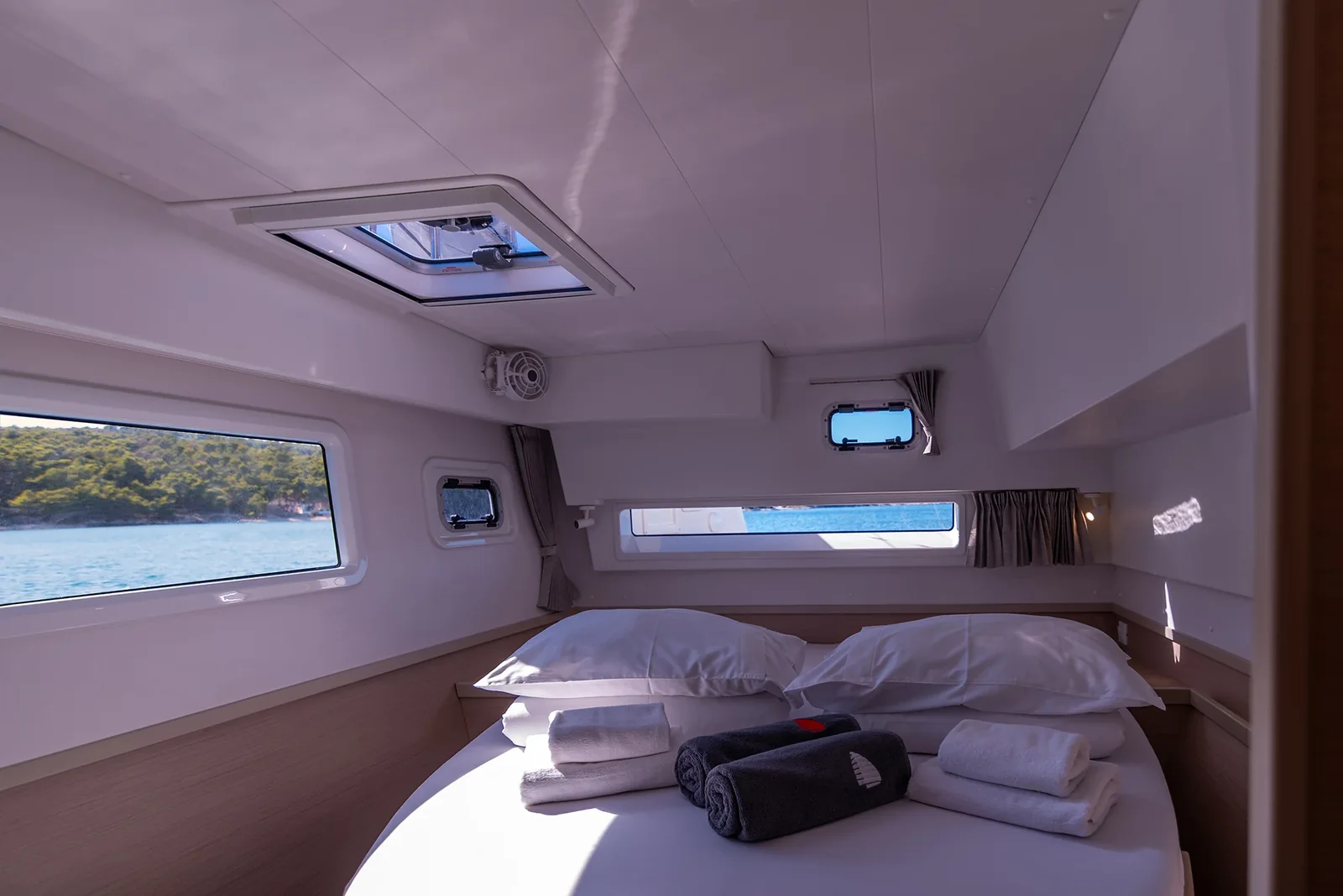 Yacht LAGOON 42 - Find us - Foto 1