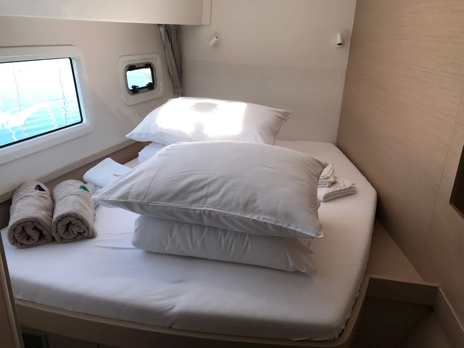 Yacht LAGOON 42 - Find us - Foto 1
